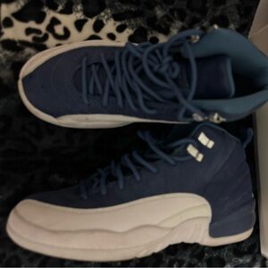JORDAN 12 RETRO GS -Jordan Blue and White Sneakers Classic Design size: 6Y